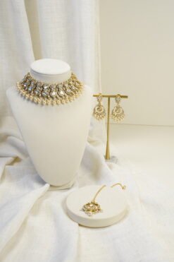 Alternative view of Shimira Pearly Neckace Set