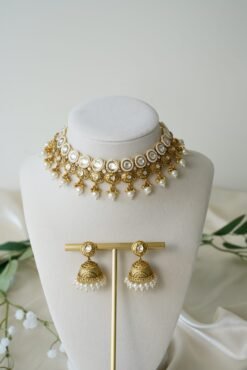 Alternative view of Divika Antique Necklace Set