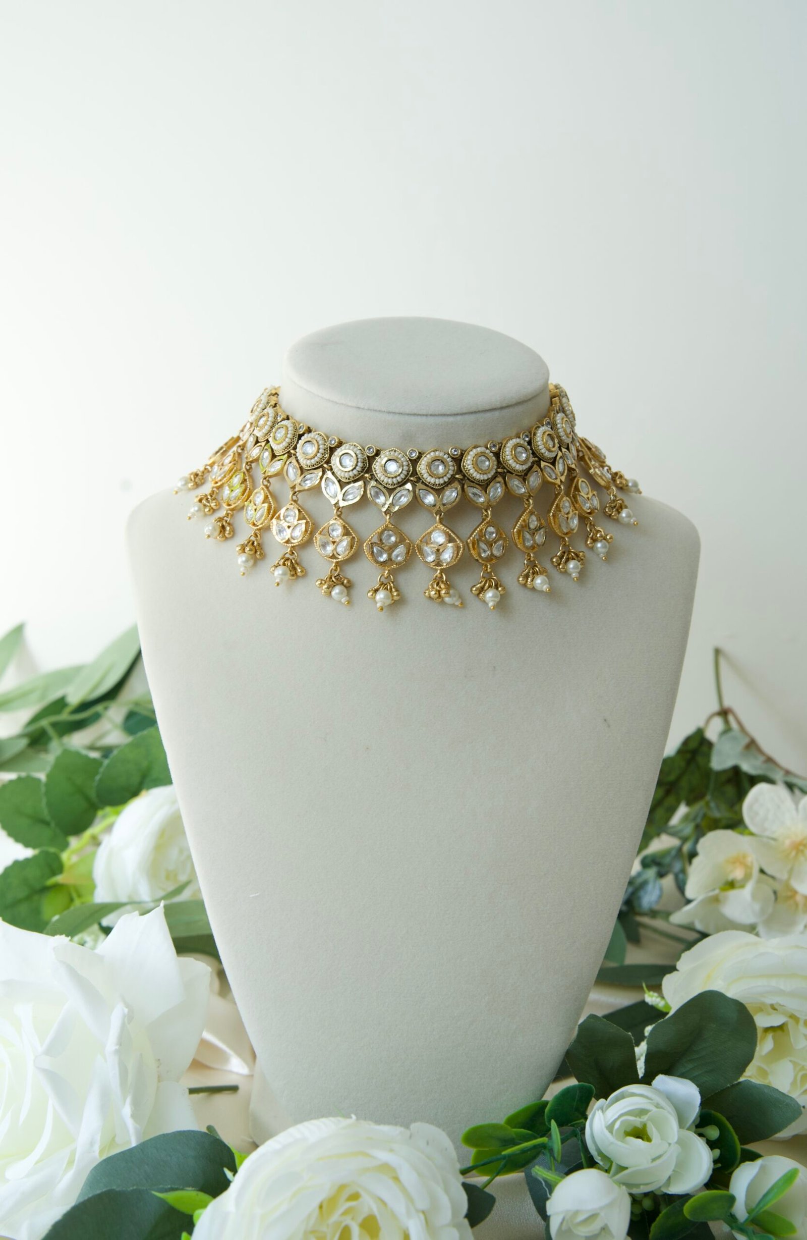 Pearl and Kundan Antique necklace Set - Image 3