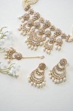Aisha kundan choker set