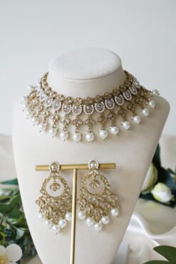 Lehara Necklace Set with White Pearls