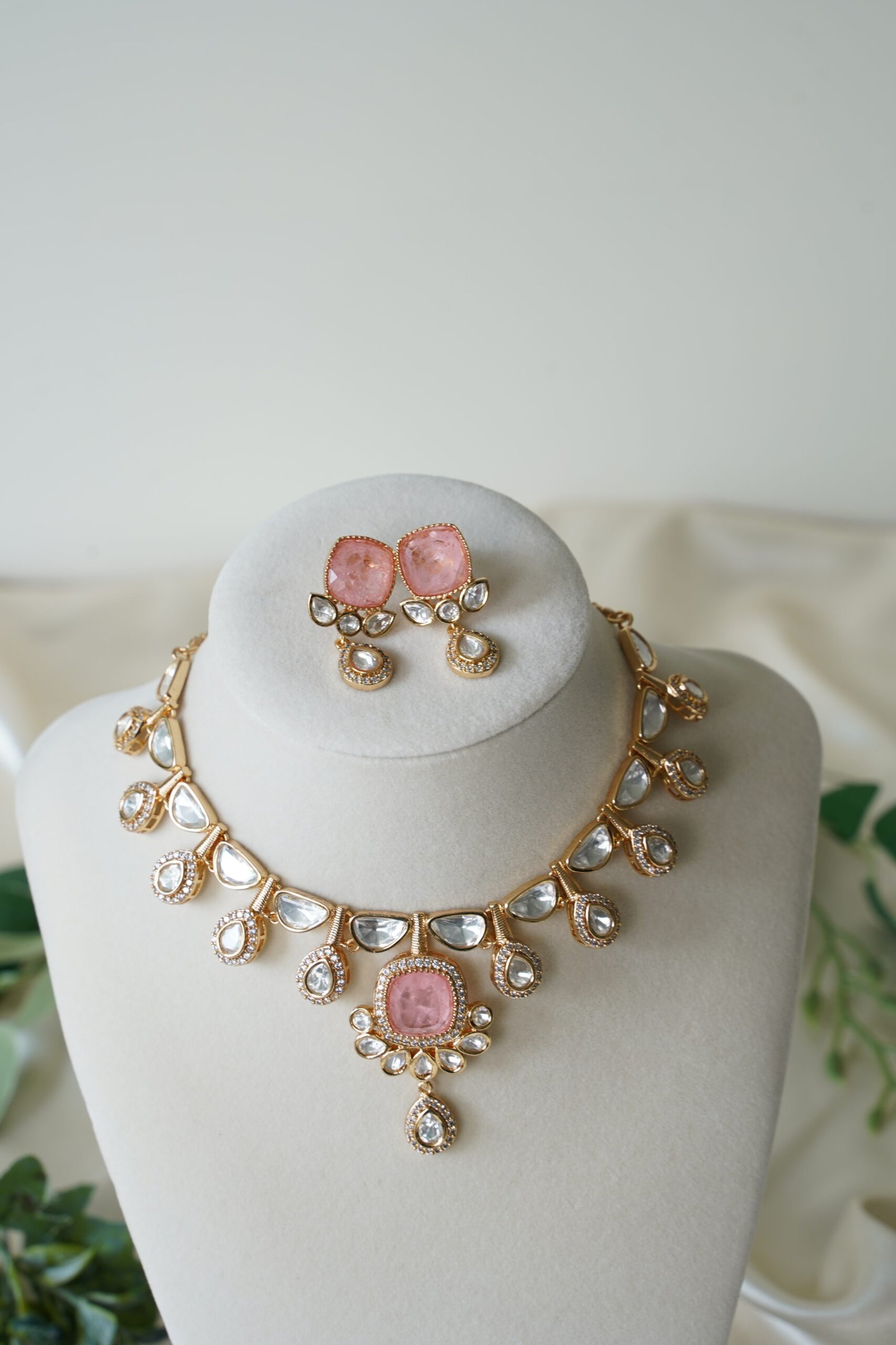 Suhana Rose Gold Kundan Set - Image 2