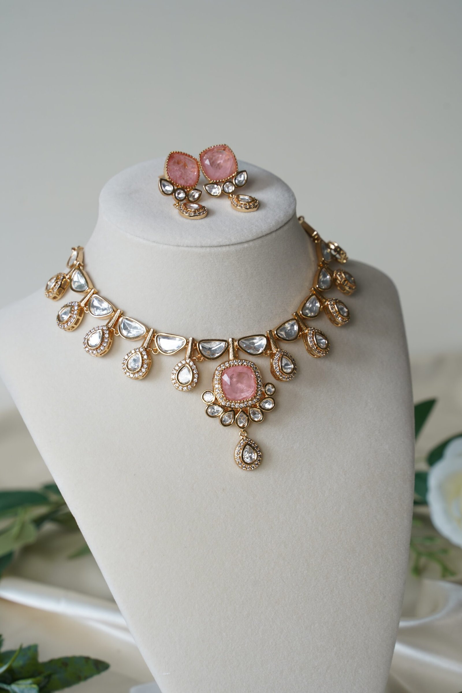 Suhana Rose Gold Kundan Set - Image 3