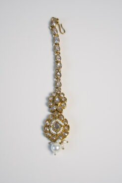 Alternative view of Small Dew Drop Maang Tika