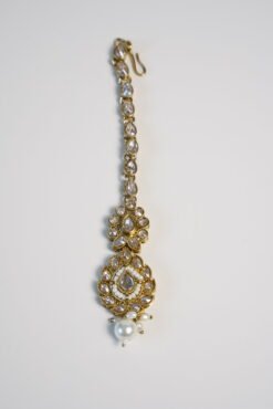 Alternative view of Small Dew Drop Maang Tika