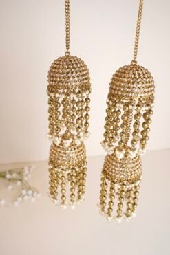 Close-up of antique gold polki kaleerey