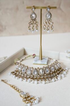 Simran kundan necklace set with matching earrings and tikka