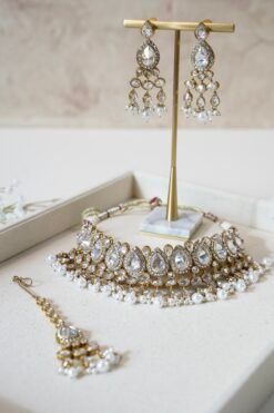 Simran kundan necklace set with matching earrings and tikka