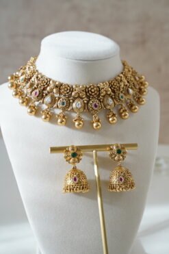 Alternative view of Floral Detail Ruby & Green Kundan Set